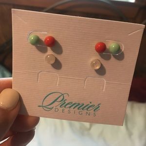 Premier Designs earring set